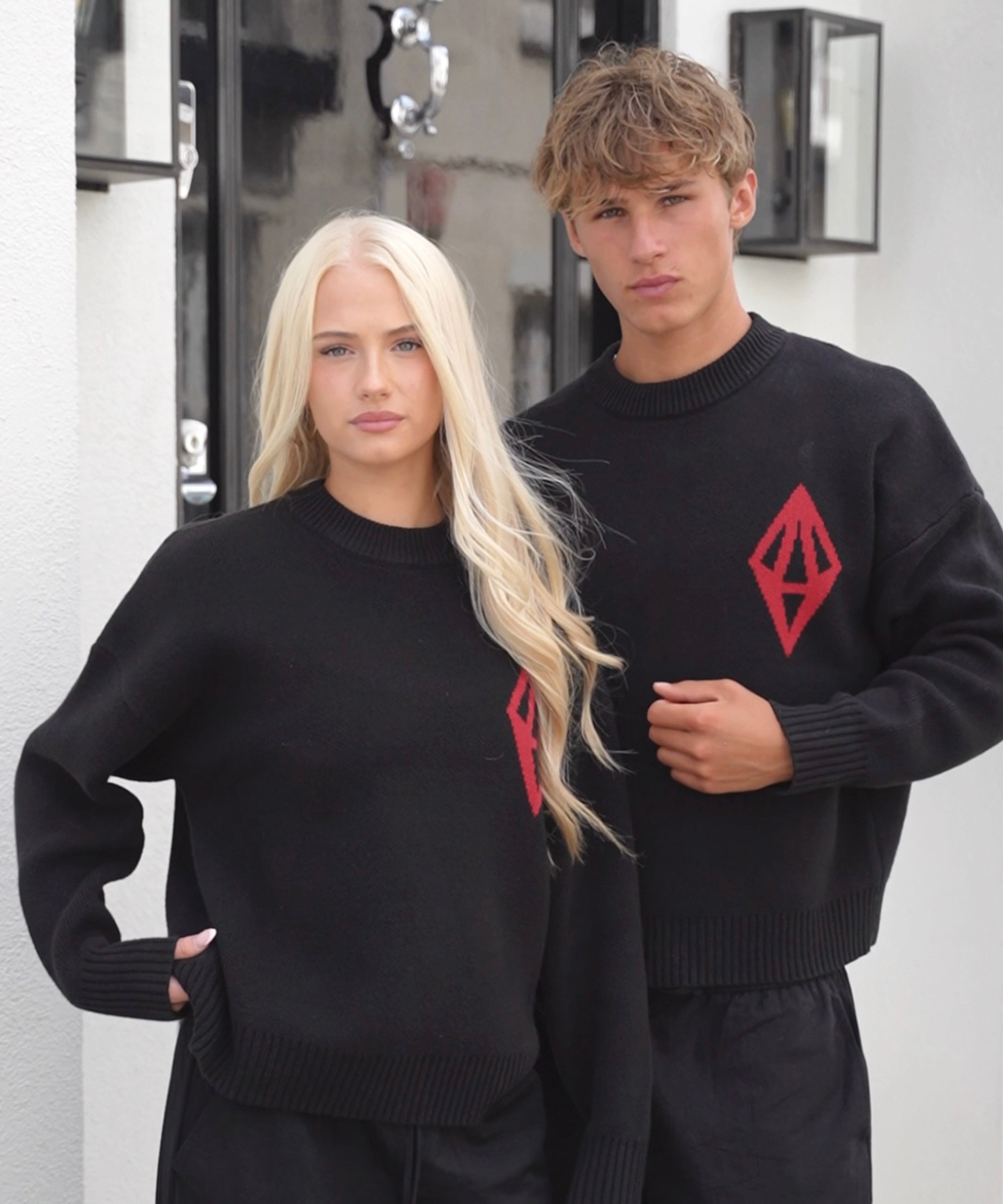 ODY KNIT SWEATER 800GSM - BLACK RED