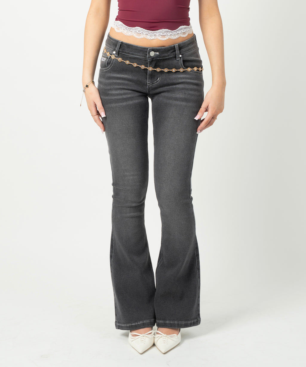 ODY LOW RISE FLARE JEANS - BLACK