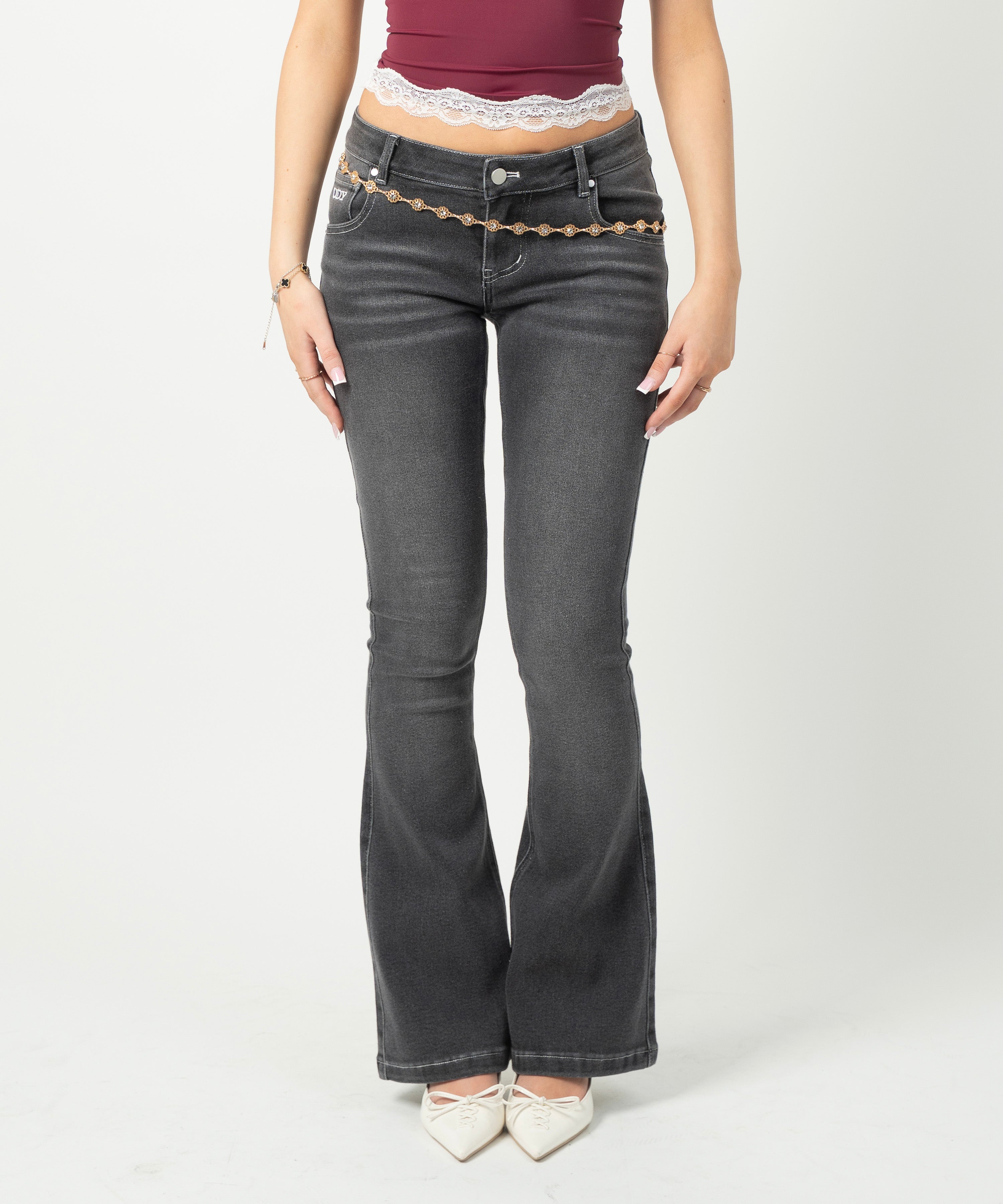 ODY LOW RISE FLARE JEANS - BLACK